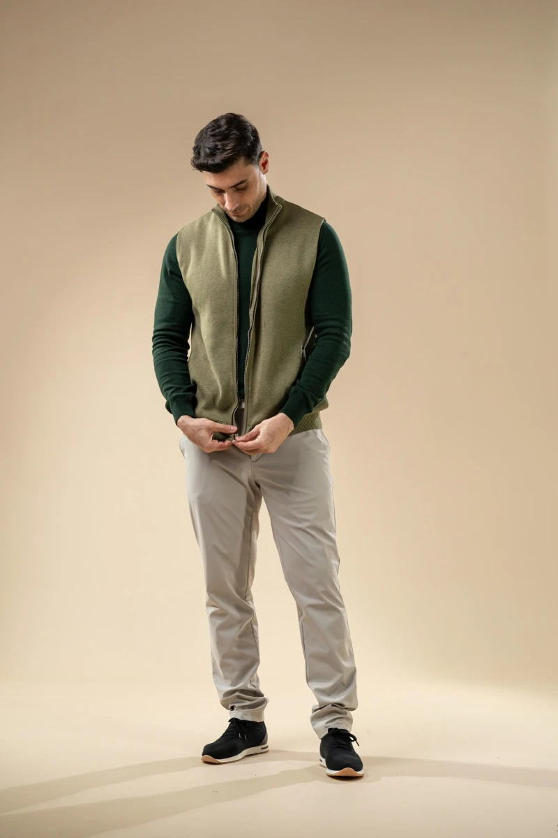 Men’s Knit Zip-Up Sleeveless Vest