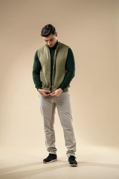 Men’s Knit Zip-Up Sleeveless Vest